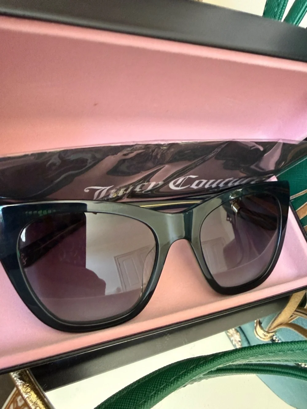 Juicy Couture Green Sunglasses JU 632gs Crossbody Bag Gold Bee Tassel Accent - Picture 9 of 9